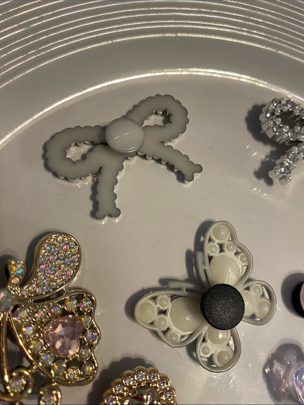 Bundle croc type shoe charms plus shoes overlay chains - Picture 7 of 7